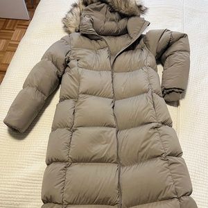 Aritzia (The Group by Babaton) Park City Long Puffer
